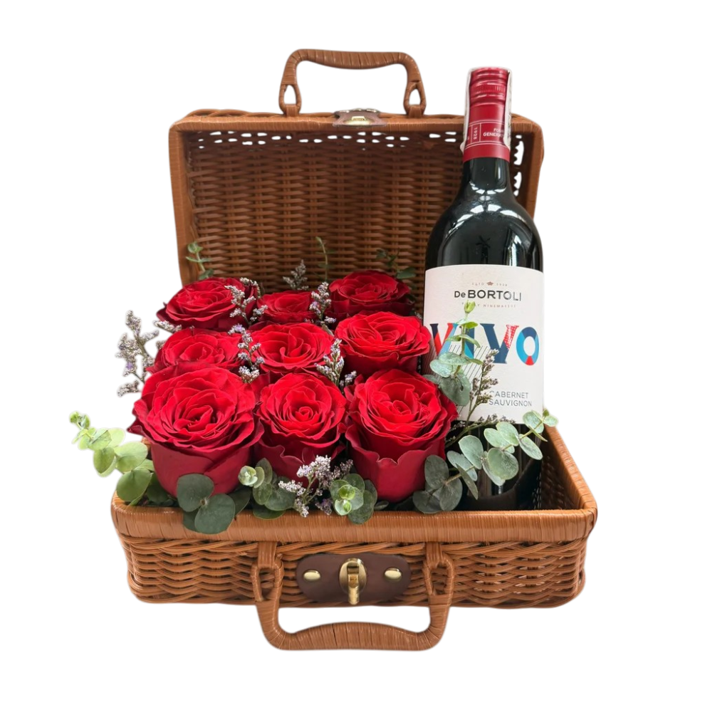 Picnic Basket: Premium Roses