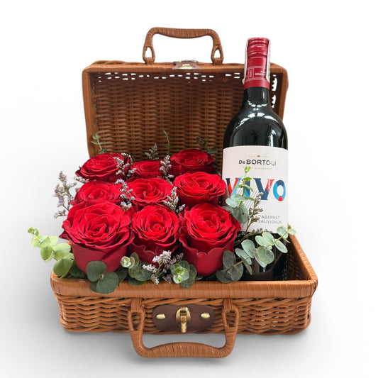 Picnic Basket: Premium Roses