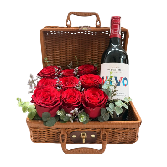 Picnic Basket: Premium Roses